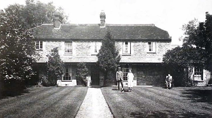 Highfield Farmhouse lawn